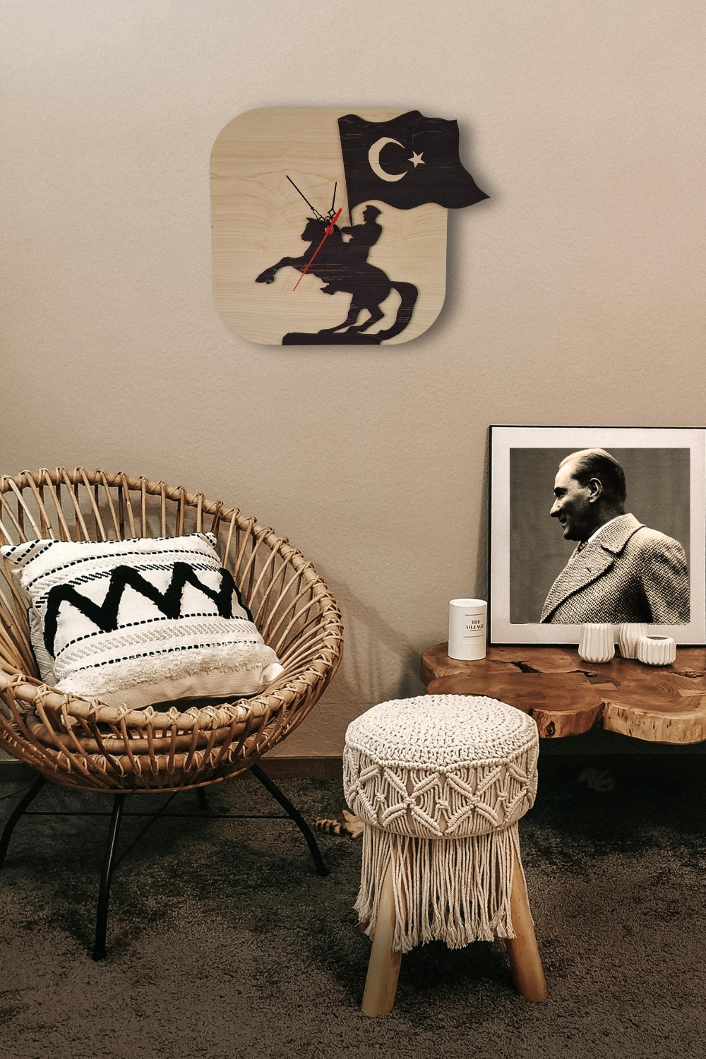 Atatürk ve Türk Bayrağı Figürlü Birinci Sınıf Lazer Kesim Mdf Duvar Saati - Akçaağaç-Rebap