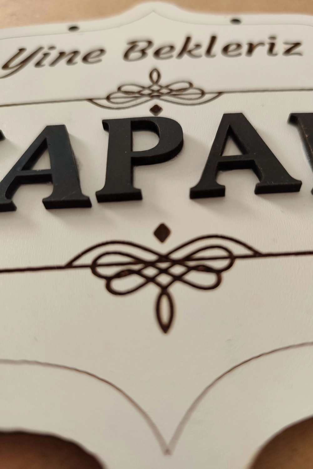 Ahşap Dekoratif Kesim Açık-Kapalı Yazısı - Beyaz