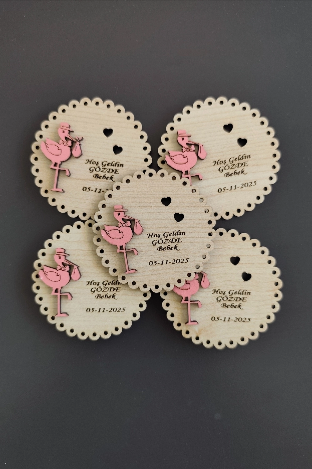 Leylek Desenli Hoşgeldin Ahşap Bebek Magneti Pembe - 20 Adet