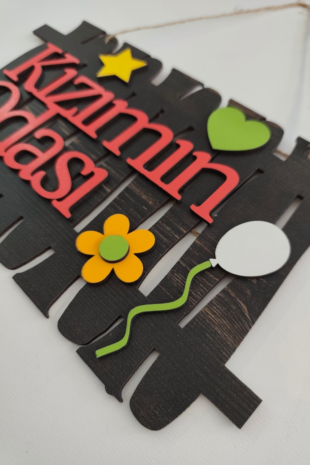 Kızımın Odası Yazılı Bahçe Çit Figürlü Mdf Lazer Kesim Kapı ve Duvar Süsü - Rebap Ahşap