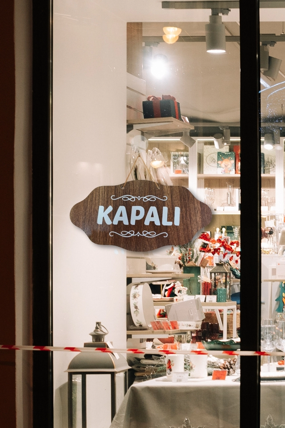 Dekoratif AÇIK-KAPALI Tabelası – Jüt İp ve Vantuz Hediyeli - Ceviz