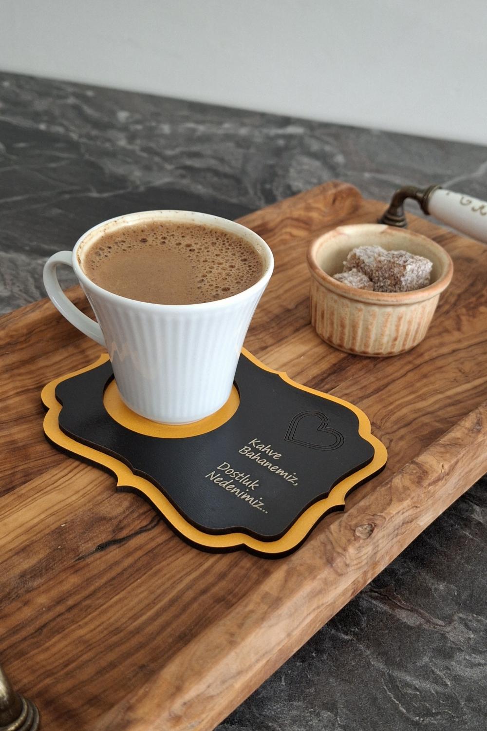 Kutaydan 6 Parça Birinci Sınıf Renkli Ahşap Lazer Kesim Bardak ve Kahve Altlığı - Renkli-Siyah