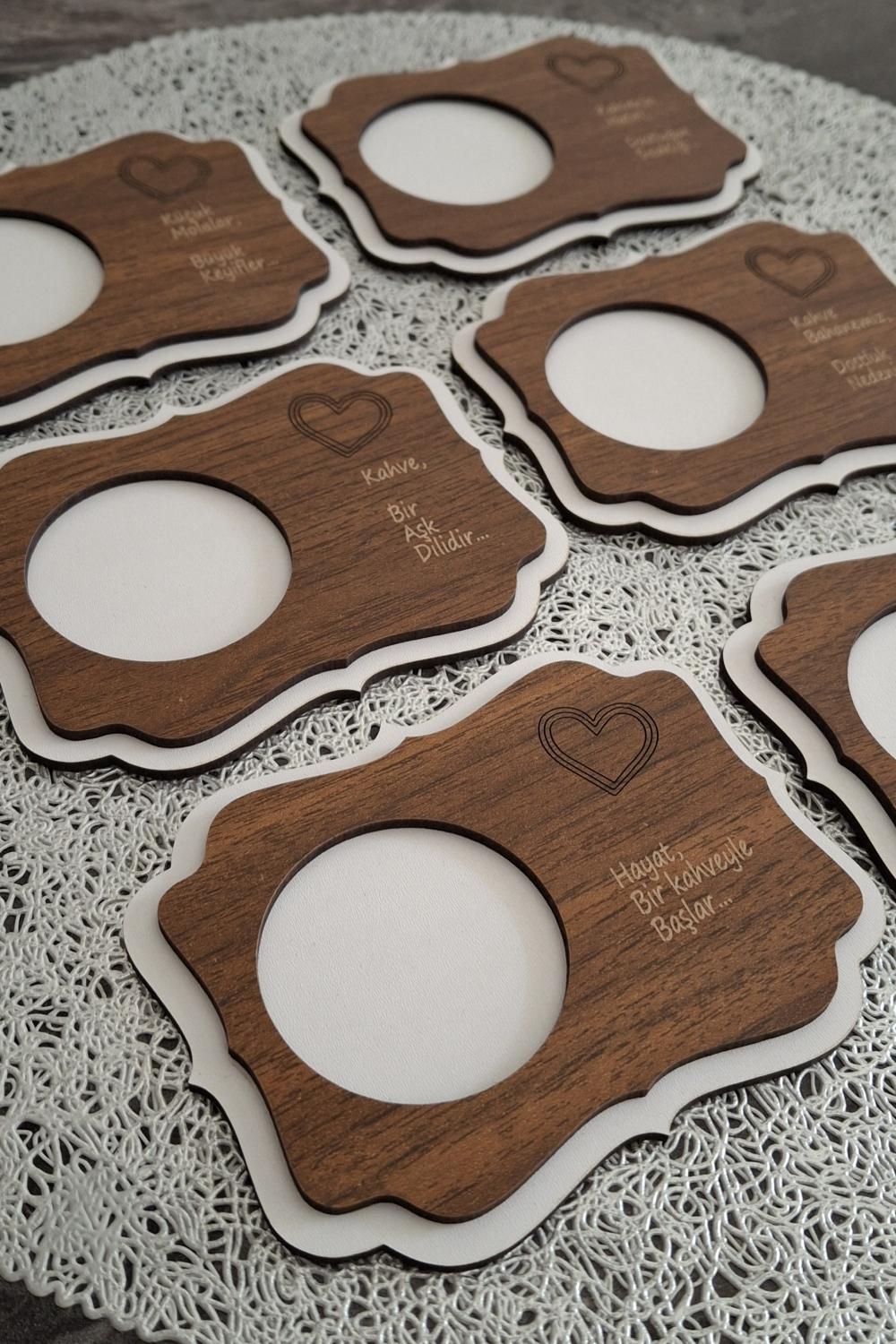 Kutaydan 6 Parça Birinci Sınıf Ahşap Lazer Kesim Bardak ve Kahve Altlığı - Beyaz-Ceviz
