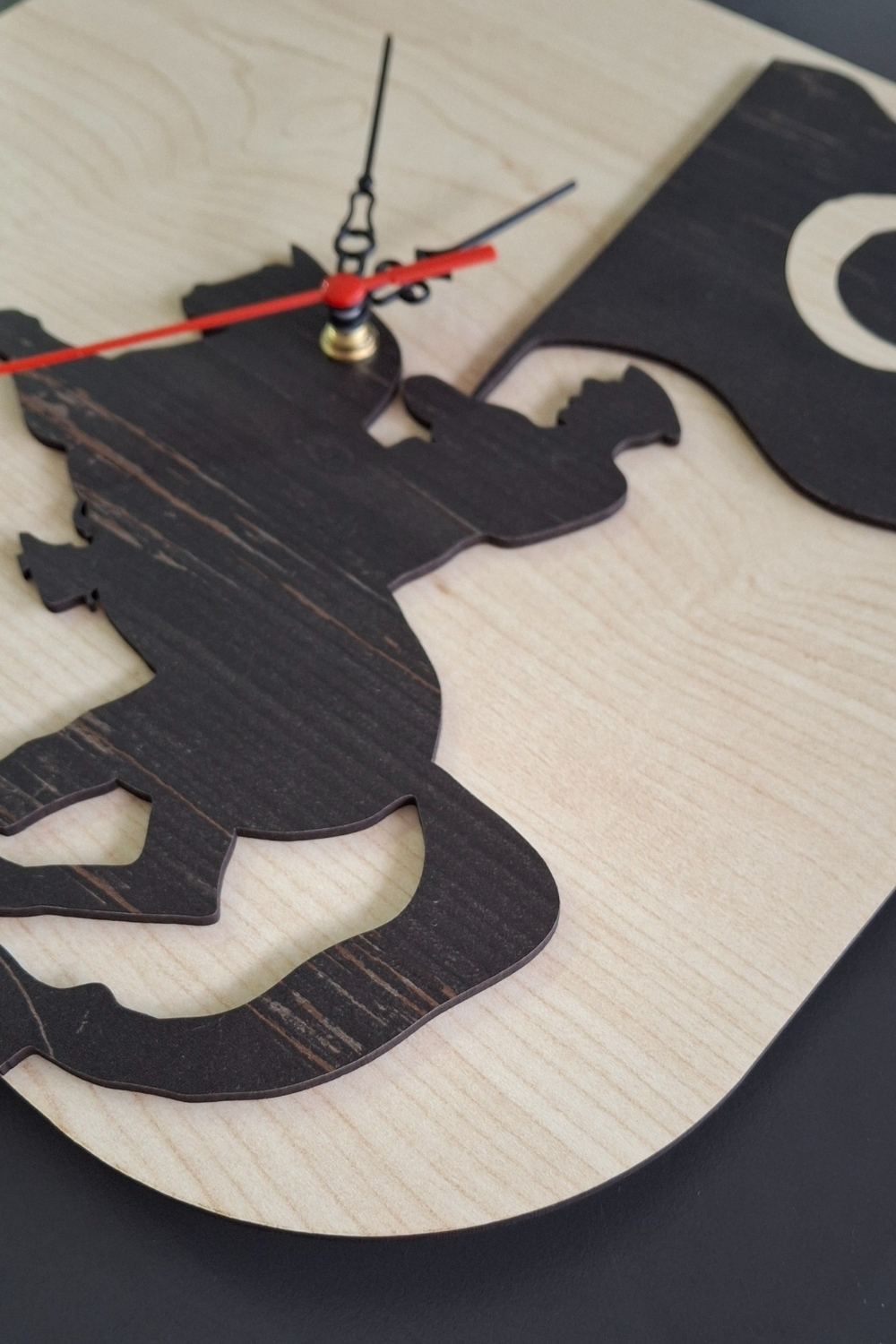 Atatürk ve Türk Bayrağı Figürlü Birinci Sınıf Lazer Kesim Mdf Duvar Saati - Akçaağaç-Rebap