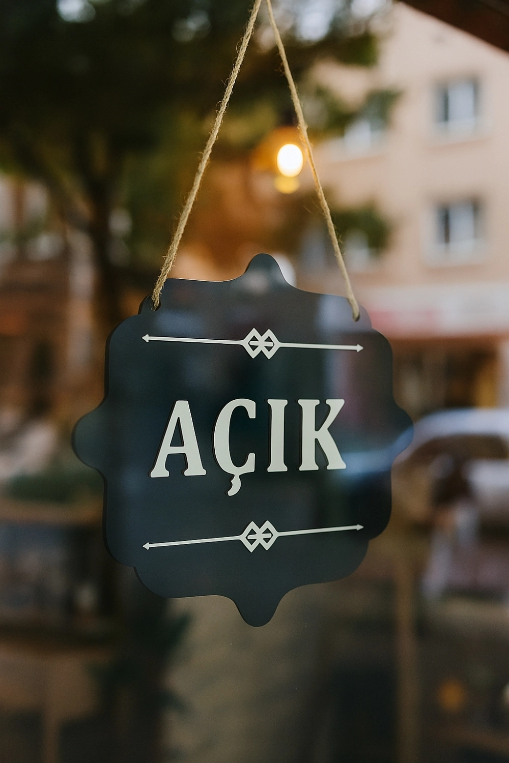 Ahşap Dekoratif Kesim Açık-Kapalı Yazısı - Siyah