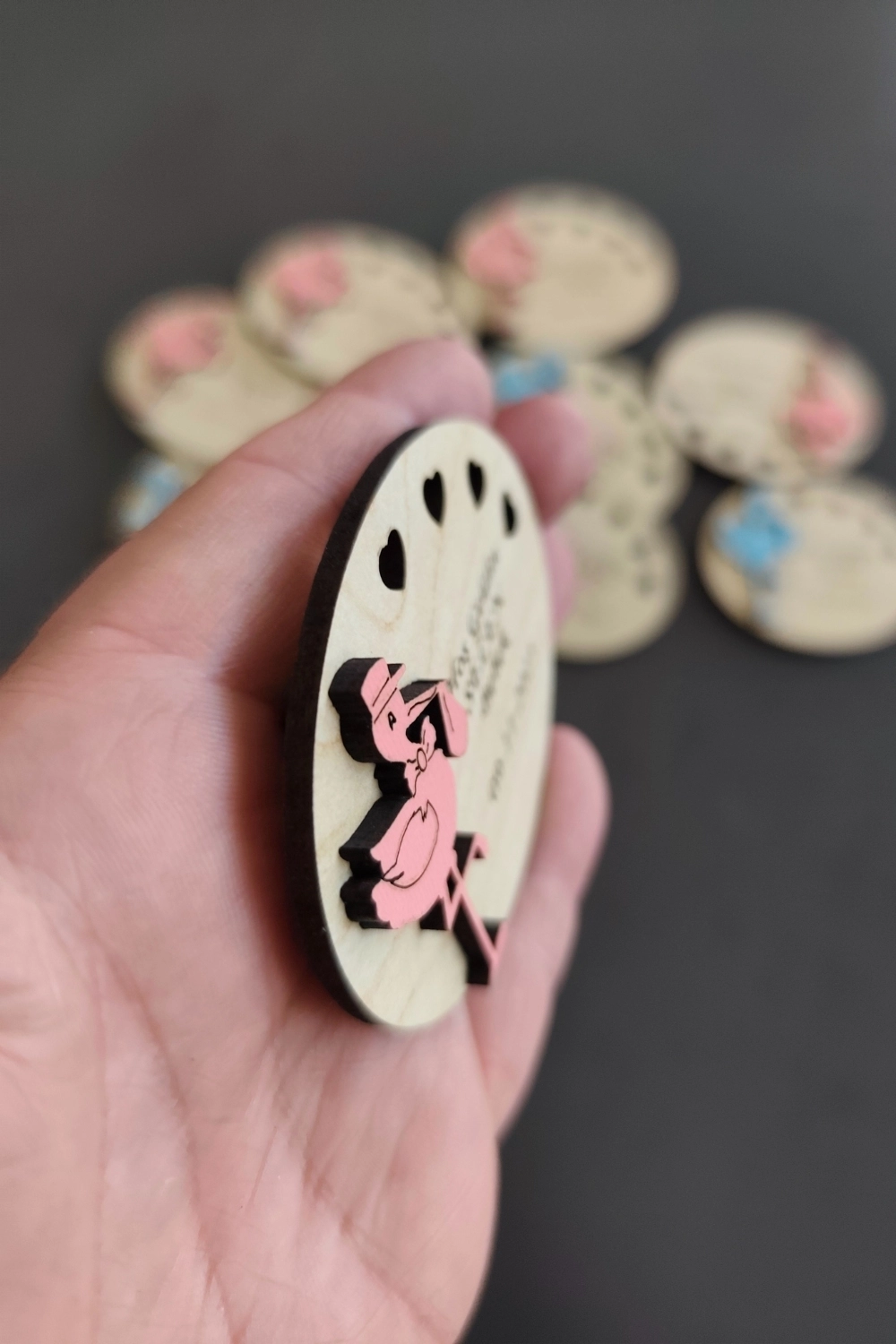 Kalpli Leylek Desenli Hoşgeldin Ahşap Bebek Magneti Pembe - 20 Adet