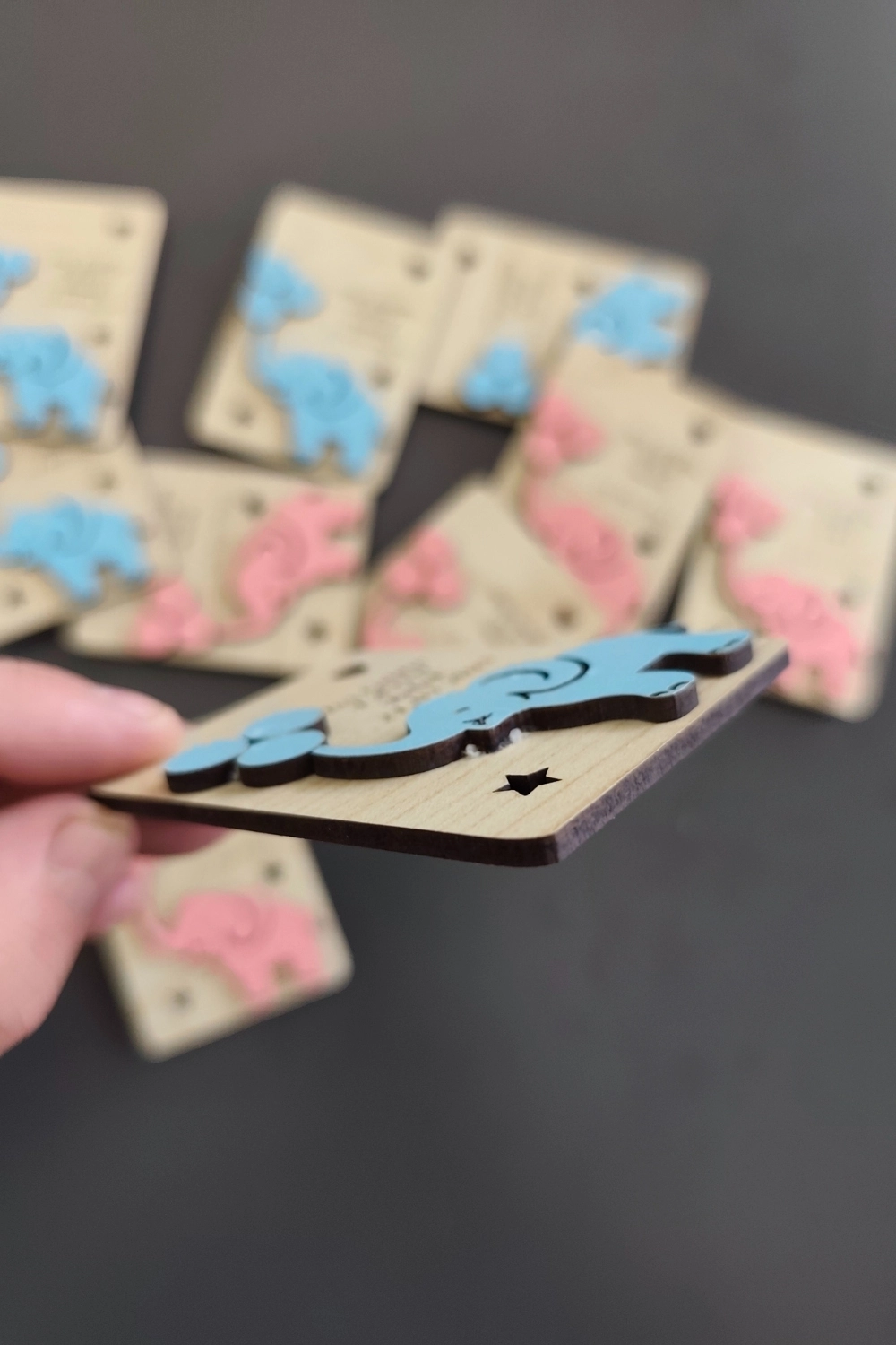 Fil ve Balon Desenli Hoşgeldin Ahşap Bebek Magneti Mavi - 20 Adet