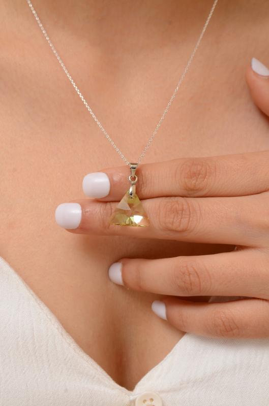 Swarovski® 6628 Xilion Triangle Luminous Green 925 Ayar Gümüş Kolye
