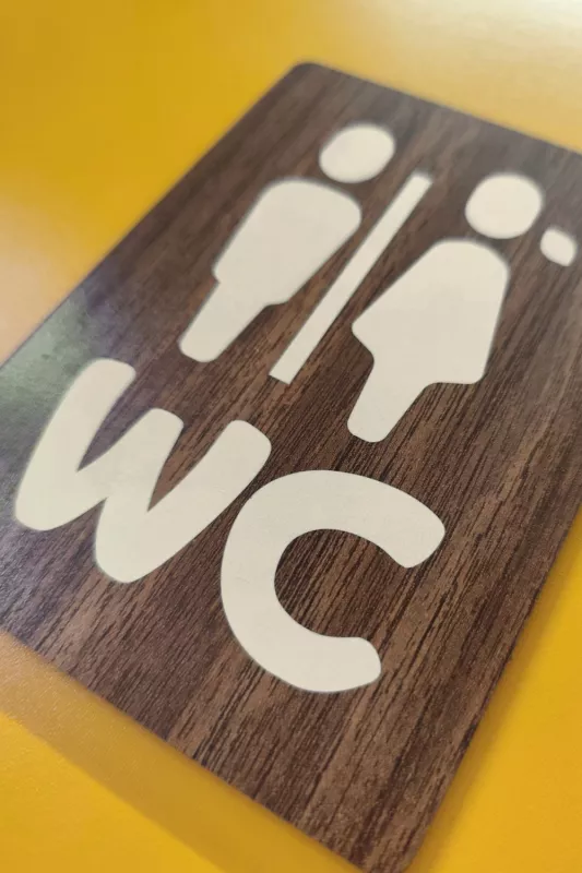Kadın-Erkek Figürlü WC Yönlendirme Levhası - Ceviz