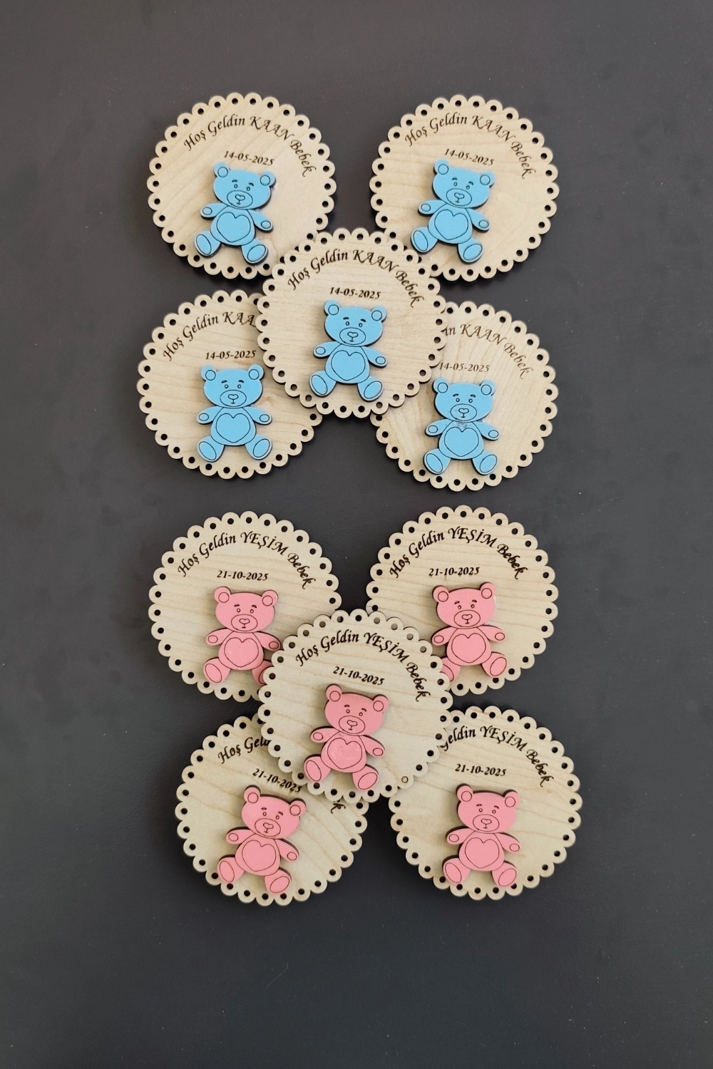 Sevimli Ayıcık Desenli Hoşgeldin Ahşap Bebek Magneti Mavi - 20 Adet