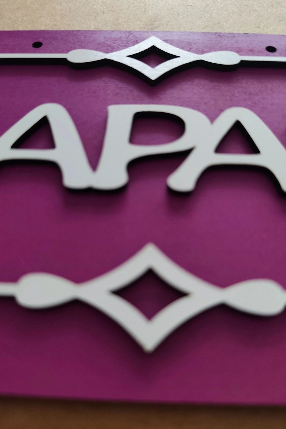 Mor Ahşap Açık/Kapalı Tabelası - Akrilik Boyalı Özel Tasarım