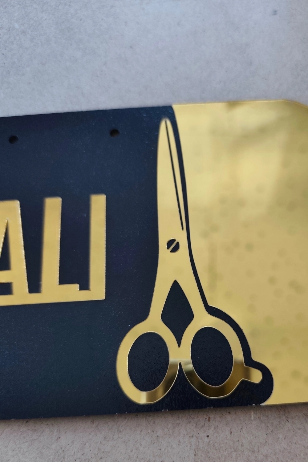 Ahşap Üzeri Gold Aynalı Pleksi Açık-Kapalı Terzi ve Kuaför Tabelası