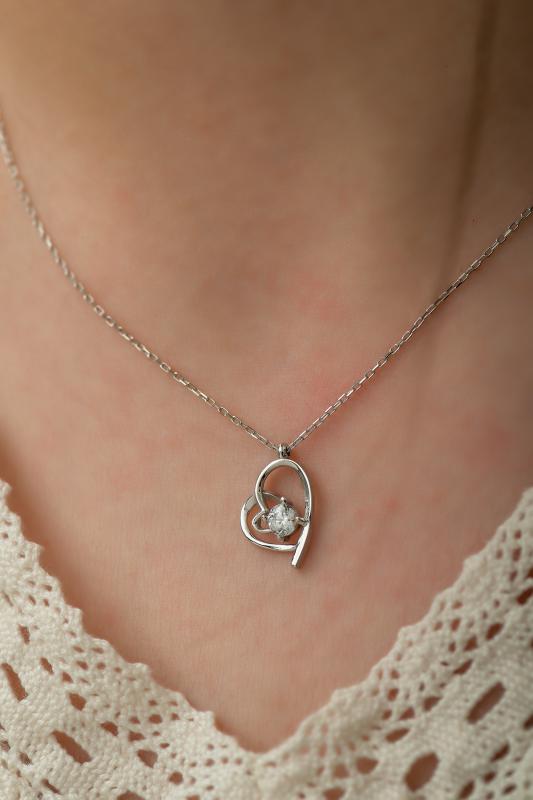 Swarovski Zirconia Tektaş Kalp Figürlü 925 Ayar Gümüş Kolye