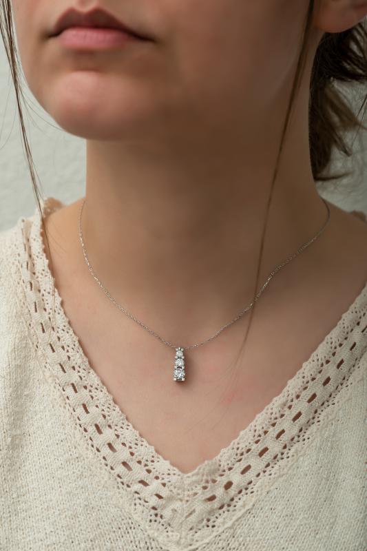 Swarovski Zirconia Üç Tektaş 925 Ayar Gümüş Kolye