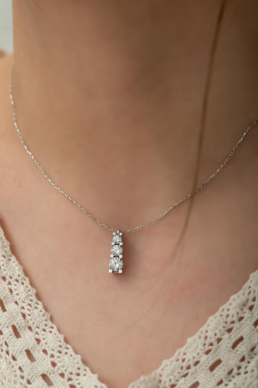 Swarovski Zirconia Üç Tektaş 925 Ayar Gümüş Kolye