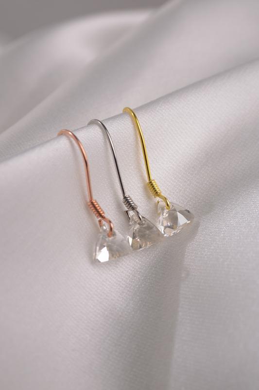 Swarovski Taşlı 6628 Xilion Triangle 925 Ayar Gümüş Küpe - Silver Shade