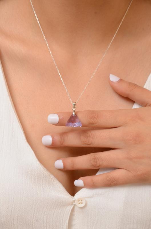 Swarovski® 6628 Xilion Triangle Light Rose 925 Ayar Gümüş Kolye