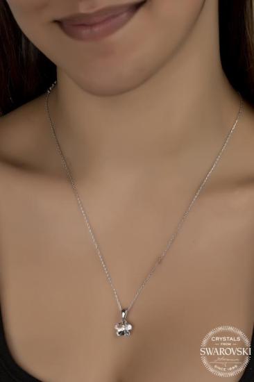 Kutaydan SWR Crystal 10 mm Papatya Figürlü Beyaz Kadın Gümüş Kolye