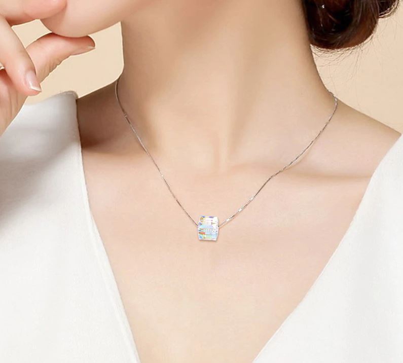 Swarovski® Kare Taşlı 925 Ayar Gümüş Kolye