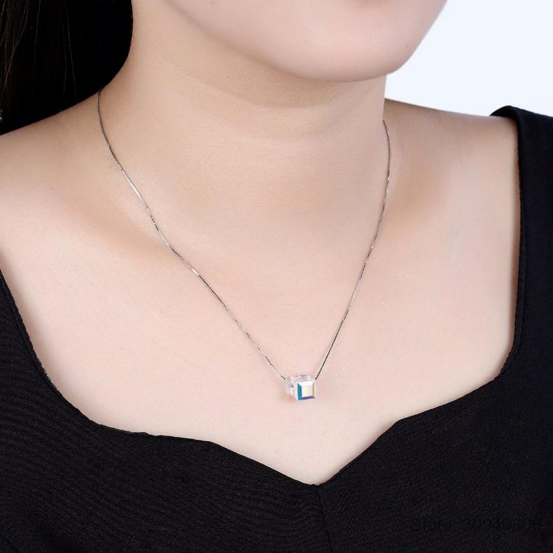 Swarovski® Kare Taşlı 925 Ayar Gümüş Kolye